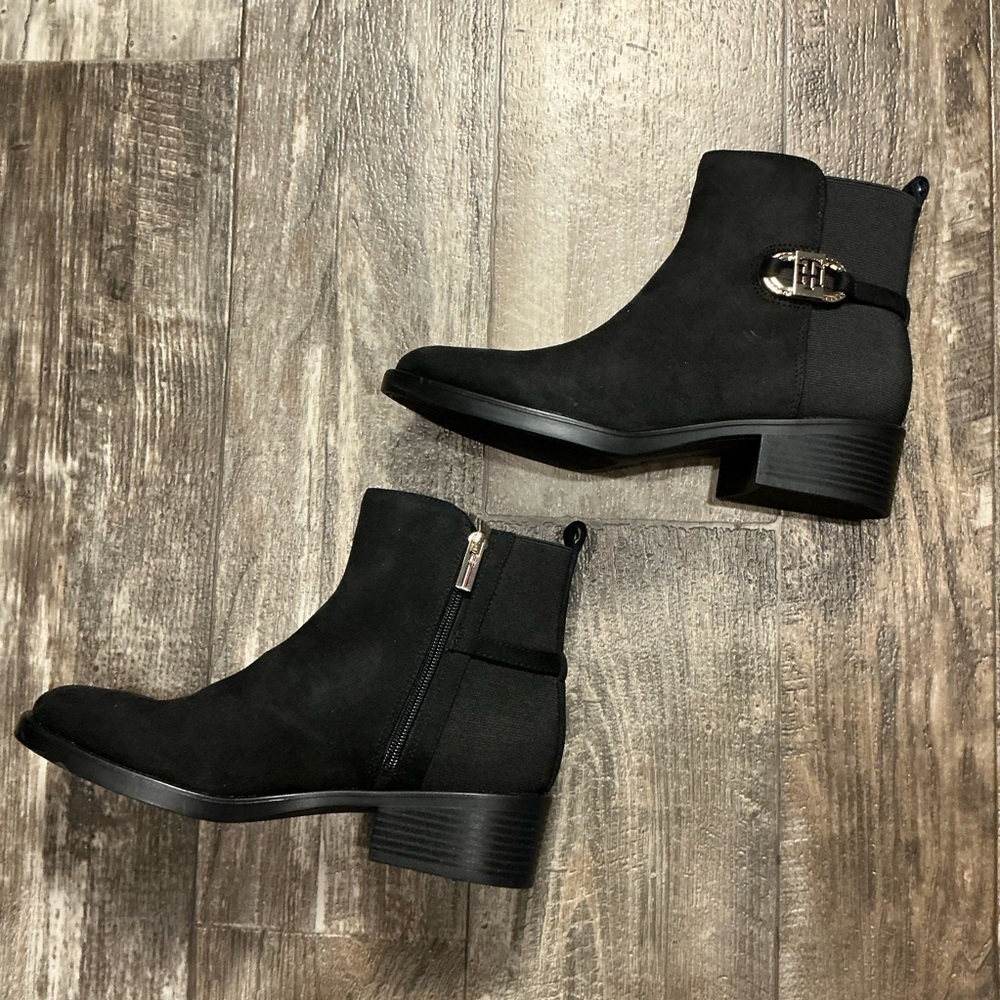 Tommy Hilfiger Women's Black Ankle Booties with Gold Accent Size 8.5 - Picture 11 of 16